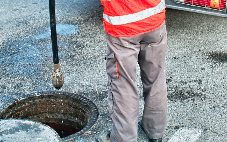 comment déboucher une canalisation Courbevoie